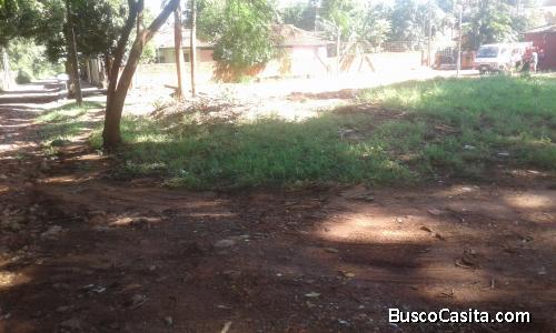 VENDO UN TERRENO A PASOS DE LA AVDA MCAL. LOPEZ