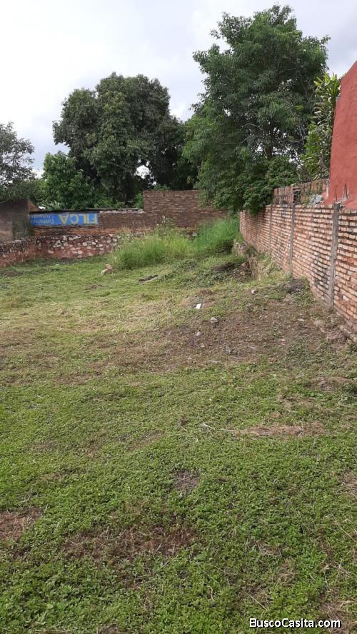 Dueña vende terreno Fernando de la Mora zona norte. A dos cuadras y media de Av. Mcal López.