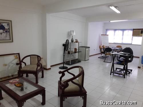 Oficina Amoblada 2do. Piso