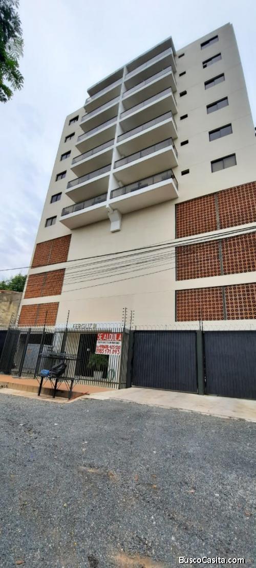 Alquilo - Departamentos De 2 Dormitorios con y sin Balcón en Bo. Las Mercedes