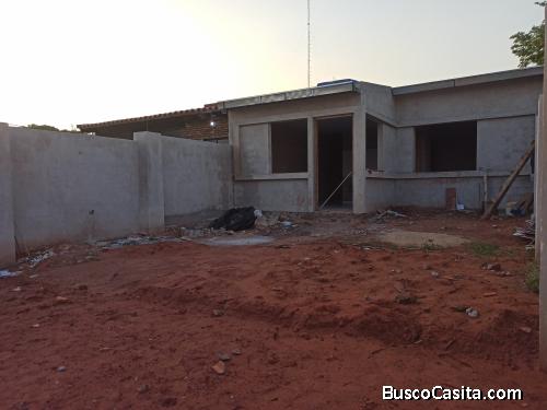 Vendo casa minimalista a terminar en la ciudad de Villa Elisa
