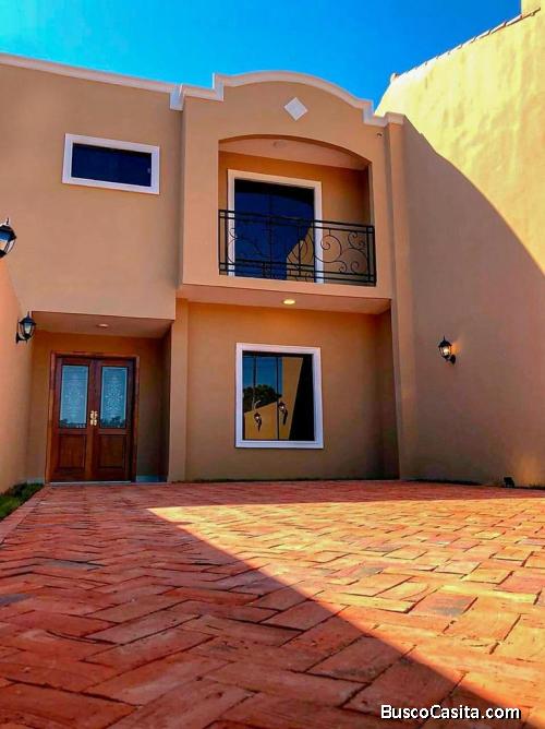 Hermoso dúplex estilo toscano a pasos del Yacht