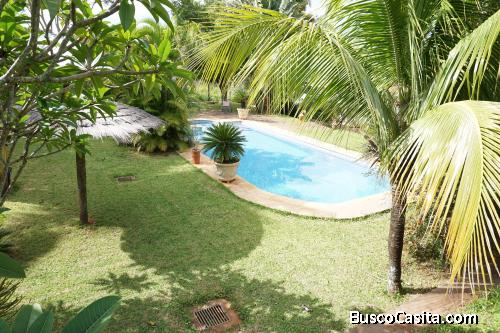 Hermosa Casa adosada con parcela grande y divisible aprox. 2,4 ha