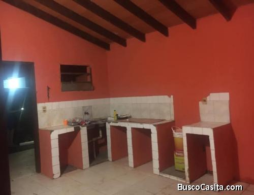 Hermosa casa familiar en el barrio Lucerito de San Lorenzo, a transferir.