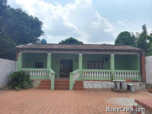 Casa en Areguá. zona poblada. cerca de las Residentas