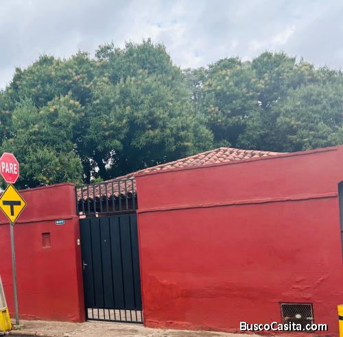 Alquilo Casa Independiente en San Lorenzo Barrio Capellanía
