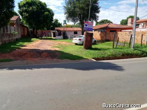 VENDO CASA CON LOTE AMPLIO 18X38 M2 EN LAURELTY LUQUE