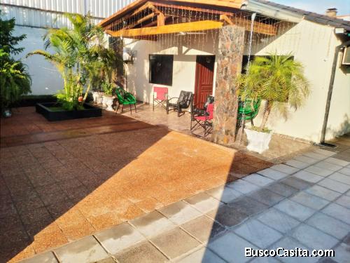 VENDO RESIDENCIA FINA EN SAN LORENZO CAPILLA DEL MONTE