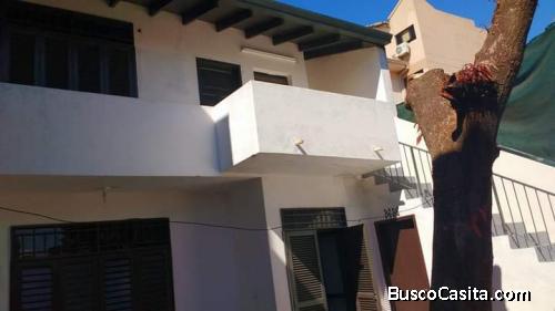 VENDO CASA ZONA SECRETARÍA DE EMERGENCIA NACIONAL, SANATORIO SANTA CLARA 