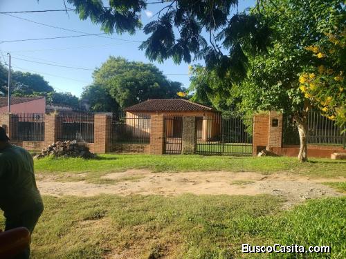 VENDO CASA CON AMPLIO TERRENO EN LOMA PYTA