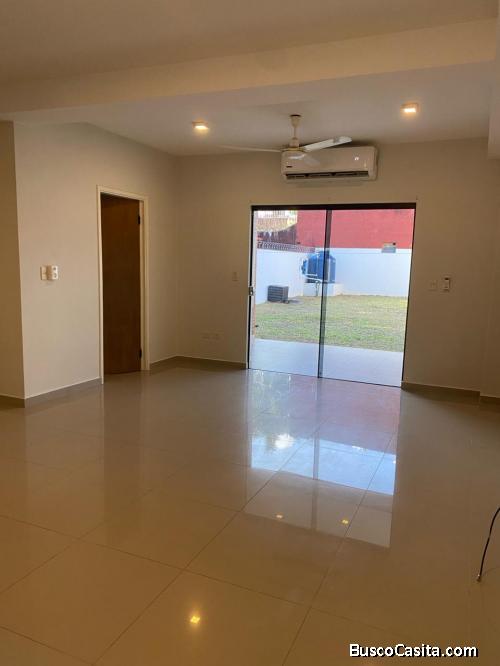 Vendo o alquilo duplex de 3 habitaciones barrio shopping pinedo