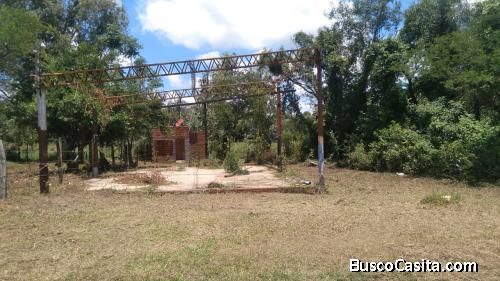 Casa a terminar...TERRENO 13,20 X 27,33 Mts. con casita a techar en el fondo ZONA CARFEM YPANE