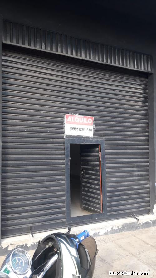 ALQUILO SALONES COMERCIALES CON BAÑO ZONA ACCESO SUR HIPER PUEBLO