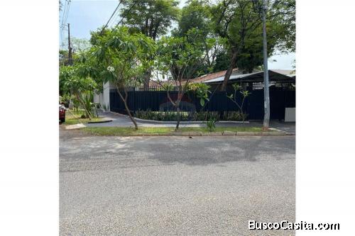 $391000 Terreno de 14x26 con casa Barrio Madame Lynch