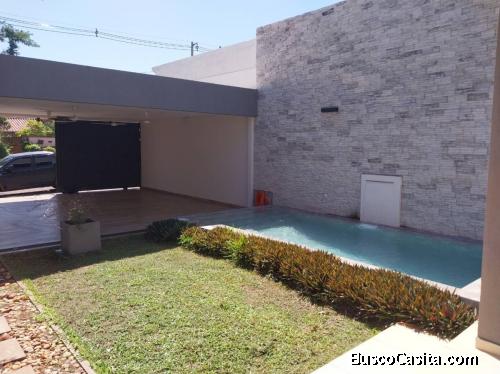 En venta casa moderna en Lambaré