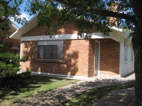 excelente y sólida construcción en Balneario La Coronilla