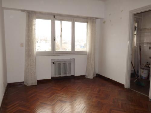 Alquiler Comodo Apartamento en Rambla y Ejido 