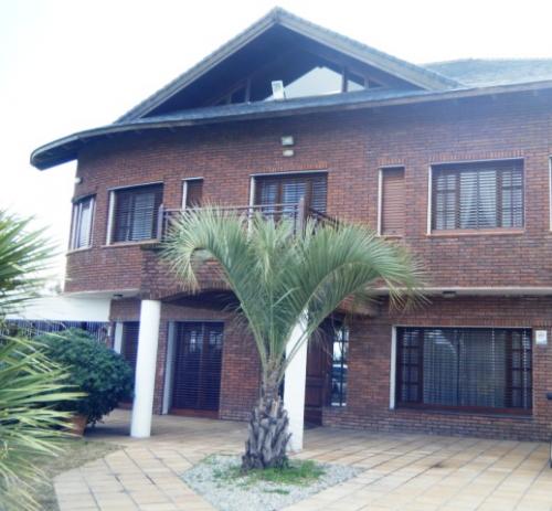 Venta casa en rambla de Lagomar