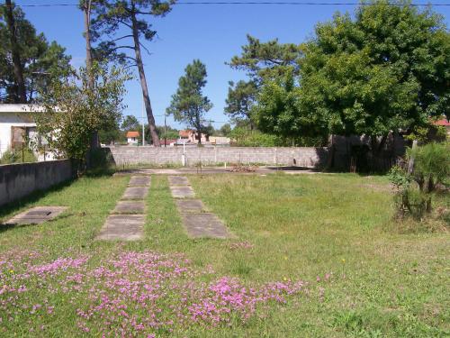 EXCELENTE TERRENO CON MEJORAS EN PARQUE DEL PLATA