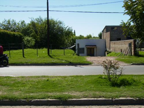 Terreno con Casa de 2 dormitorios buen punto