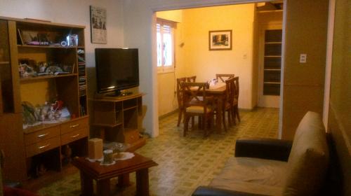 AMPLIA CASA EN MUY BUEN ESTADO. IDEAL FAMILIA.