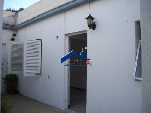 APARTAMENTO de 2 dormitorios y patio: cerca del Parque Batlle, Montevideo 