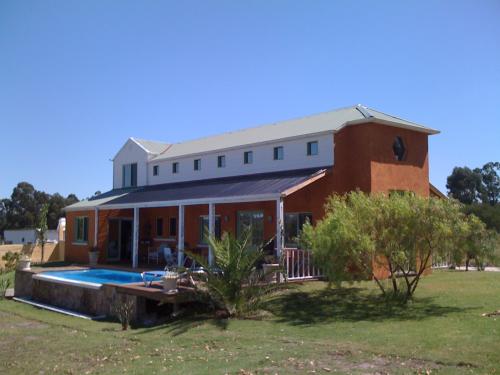 Pequeña chacra con casa de campo entre Punta Ballena y Maldonado