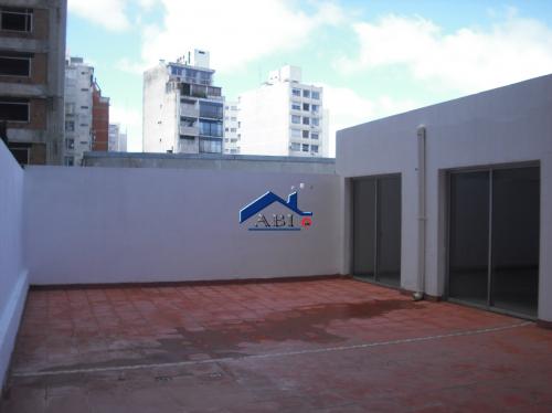 Amplio ESPACIO de uso múltiple con recepción y terraza grande en Pocitos, Montevideo