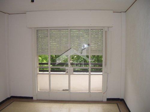 Lindo APARTAMENTO de dos dormitorios y tres balcones, Montevideo