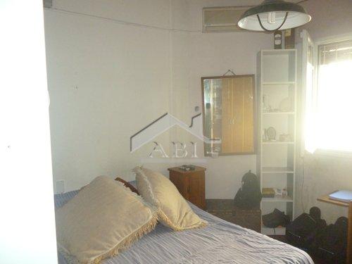 APARTAMENTO amueblado de tres dormitorios en zona universitaria