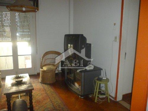 APARTAMENTO amueblado de tres dormitorios en zona universitaria