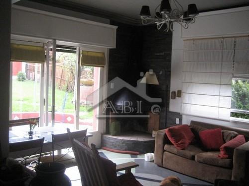 ART DÉCO: Generosa casa de estilo a dos cuadras de la playa