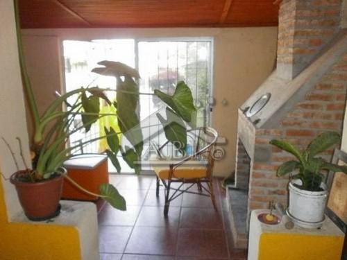 PARQUE BATLLE: Luminosa vivienda en casa gemela