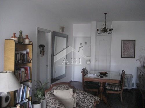 CENTRO SUR: Semipiso en el quinto piso al frente - con cuarto de servicio 