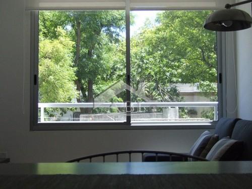 Luminoso APARTAMENTO a pocos metros del Montevideo Shopping