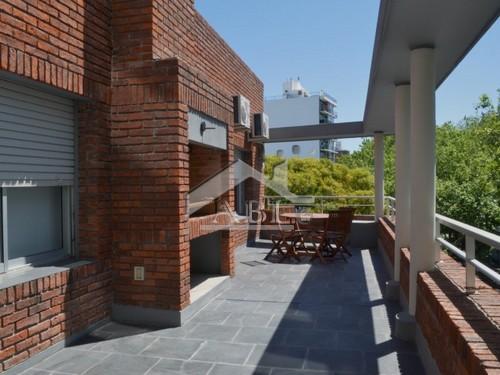 BUCEO: Penthouse de 111 m² con amplia terraza y parrillero - AP 255
