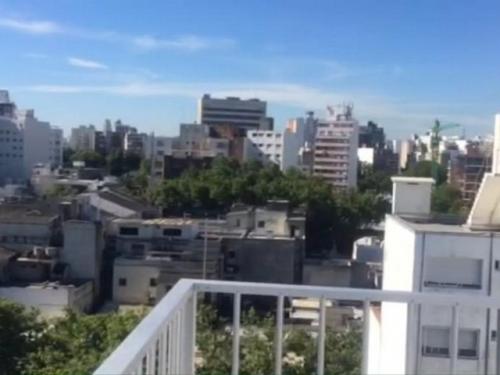 A ESTRENAR: SEMIPISO de 2 dormitorios y cochera en CORDÓN SUR - AP 266
