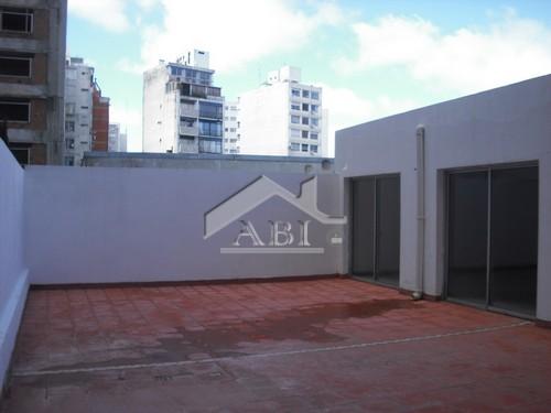 APARTAMENTO con terraza de 78 m² en Pocitos - AP ES 008