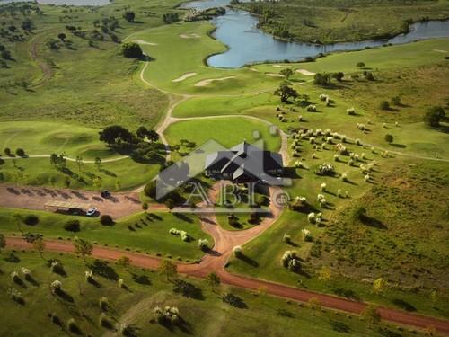 CARMELO GOLF: Amplia propiedad con vista al golf y a la laguna - TE 020 A: