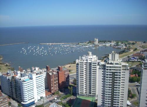 VENDO CASA PRÓX WTC Y PUERTITO DEL BUCEO