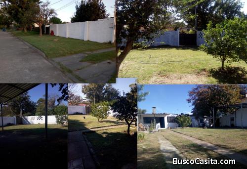 TERRENO TOTALMENTE CERRADO CON CASA PARA RECICLAR EN BALNEARIO URUGUAY