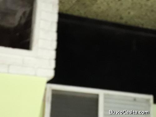 Casa 3 dormitorios, jardín, fondo, cochera, estufa a leña y parrillero en Las Piedras