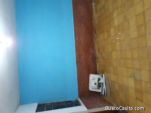 Casa 3 dormitorios, jardín, fondo, cochera, estufa a leña y parrillero en Las Piedras