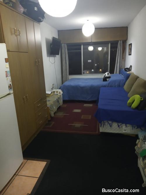 Apartamento sobre 18 de Julio 
