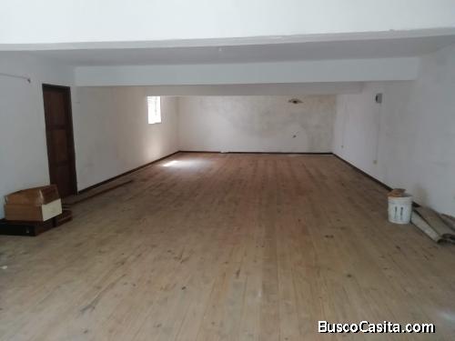Alquiler de 3 locales en 1 90 mts cada uno 270 mts en total en Brazo Oriental