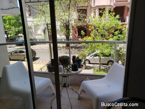 Venta de Apartamento en Pocitos con terraza Prox. Plaza Gomensoro.