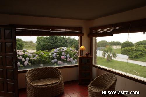 PRIVILEGIADA CASA EN PUNTA COLORADA