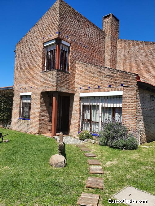 HERMOSA CASA EN BARRA DE CARRASCO, 2 PLANTAS, 3 DORMS,PARQUE