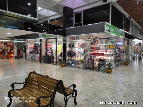 3 Locales planta baja y 3 habitaciones y baño Gorlero 