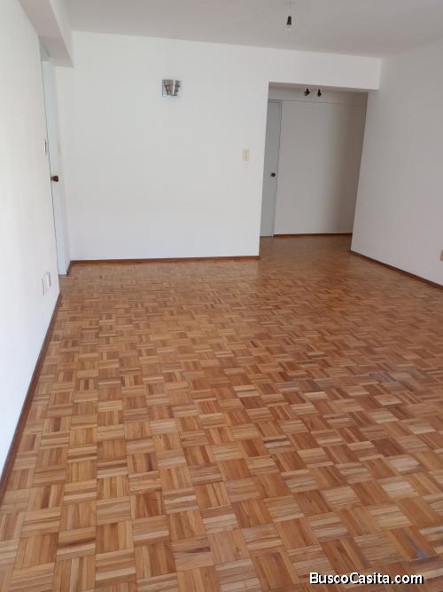 Dueño alquila muy cómodo apartamento de 3 o 4 dormitorios